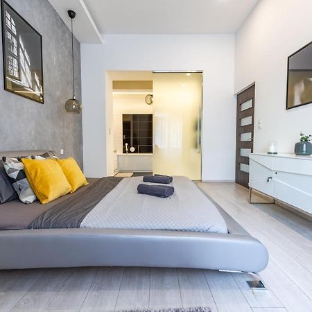 Luxury Nova Home Next To The New York Cafe ブダペスト エクステリア 写真
