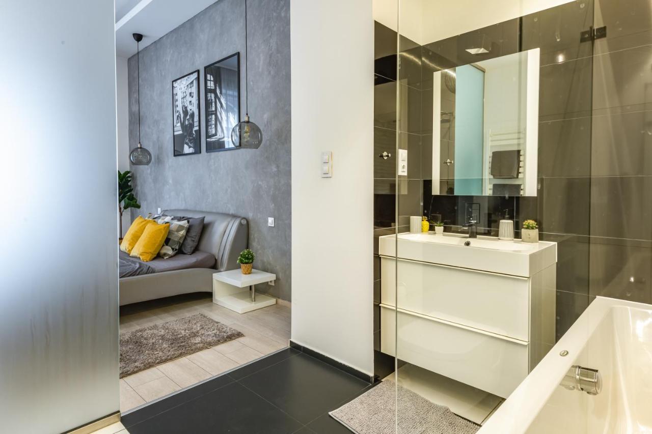 Luxury Nova Home Next To The New York Cafe ブダペスト エクステリア 写真