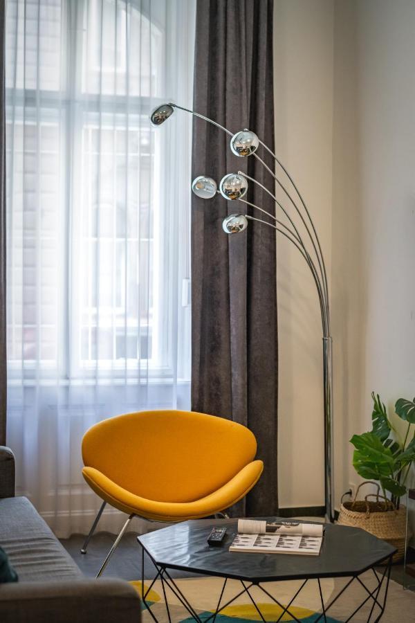 Luxury Nova Home Next To The New York Cafe ブダペスト エクステリア 写真