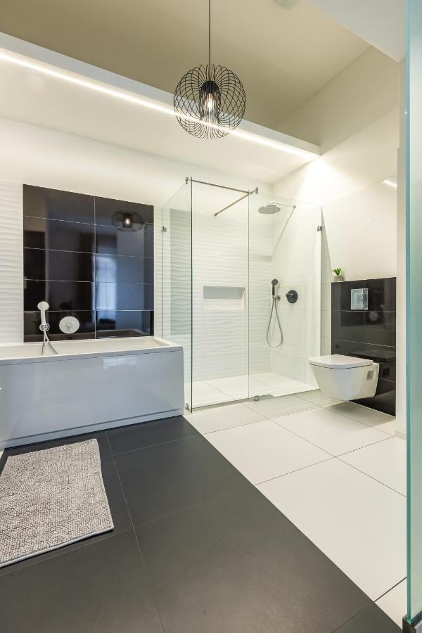 Luxury Nova Home Next To The New York Cafe ブダペスト エクステリア 写真