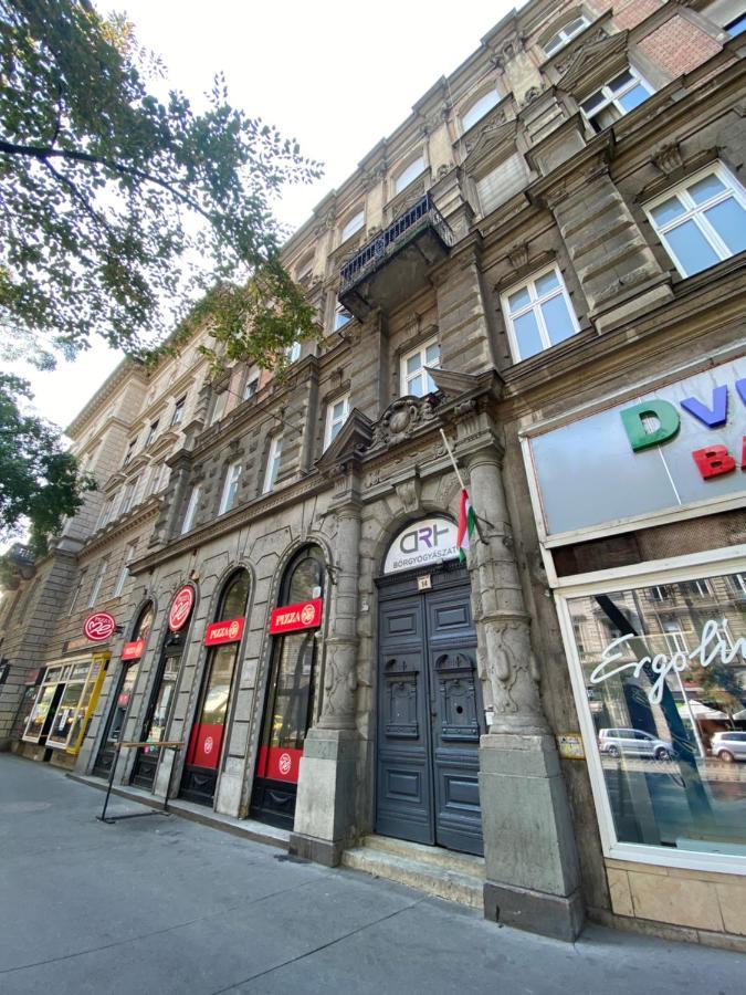 Luxury Nova Home Next To The New York Cafe ブダペスト エクステリア 写真